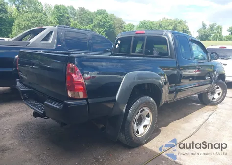 2008 Toyota Tacoma z USA, uszkodzony, nr VIN 5TEUX42N68Z551185